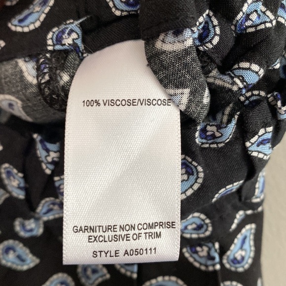 Chic by Jacob NWOT patterned shorts size M - Picture 8 of 9